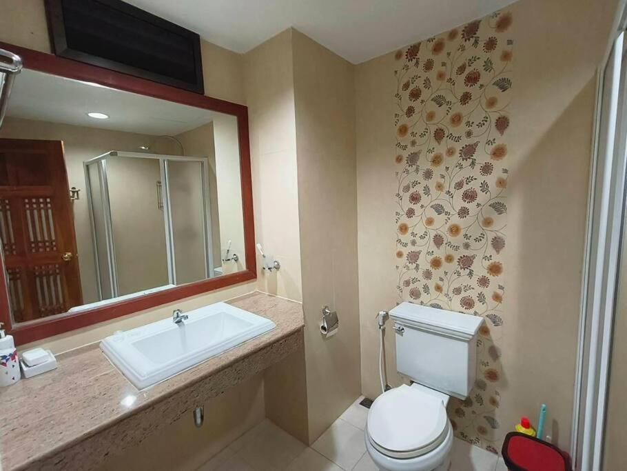 Baan Klang Condo In Central Хуа Хин Екстериор снимка