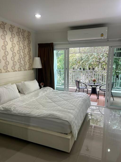 Baan Klang Condo In Central Хуа Хин Екстериор снимка